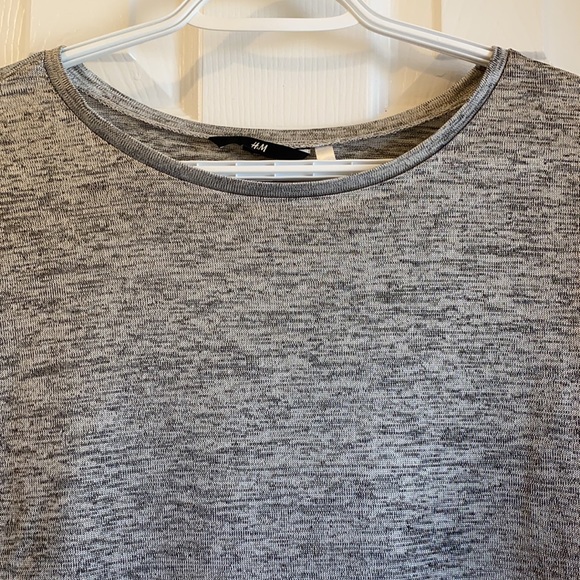 H&M Top - Picture 2 of 4